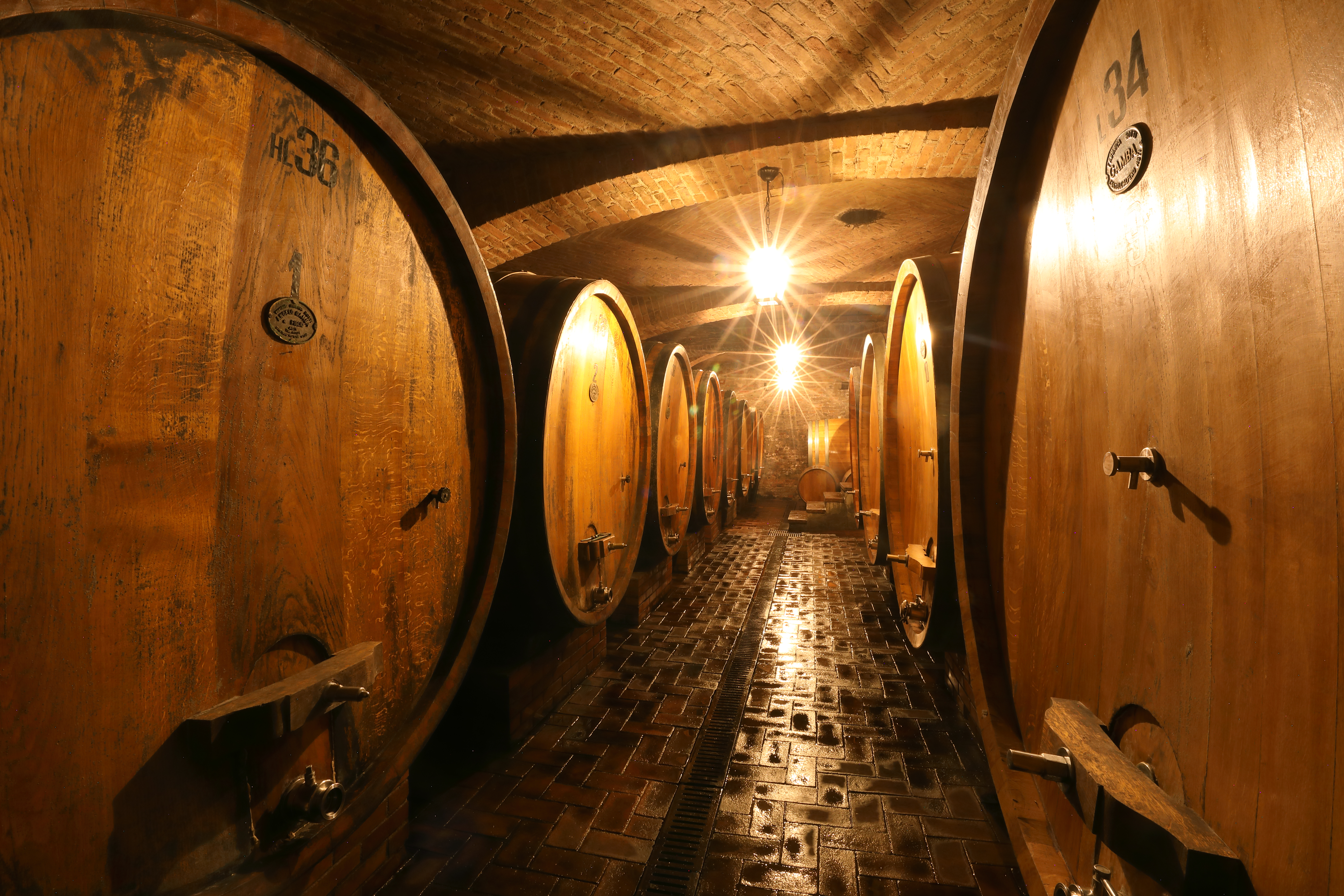2018 Comm. G.B. Burlotto Barolo - CellarTracker